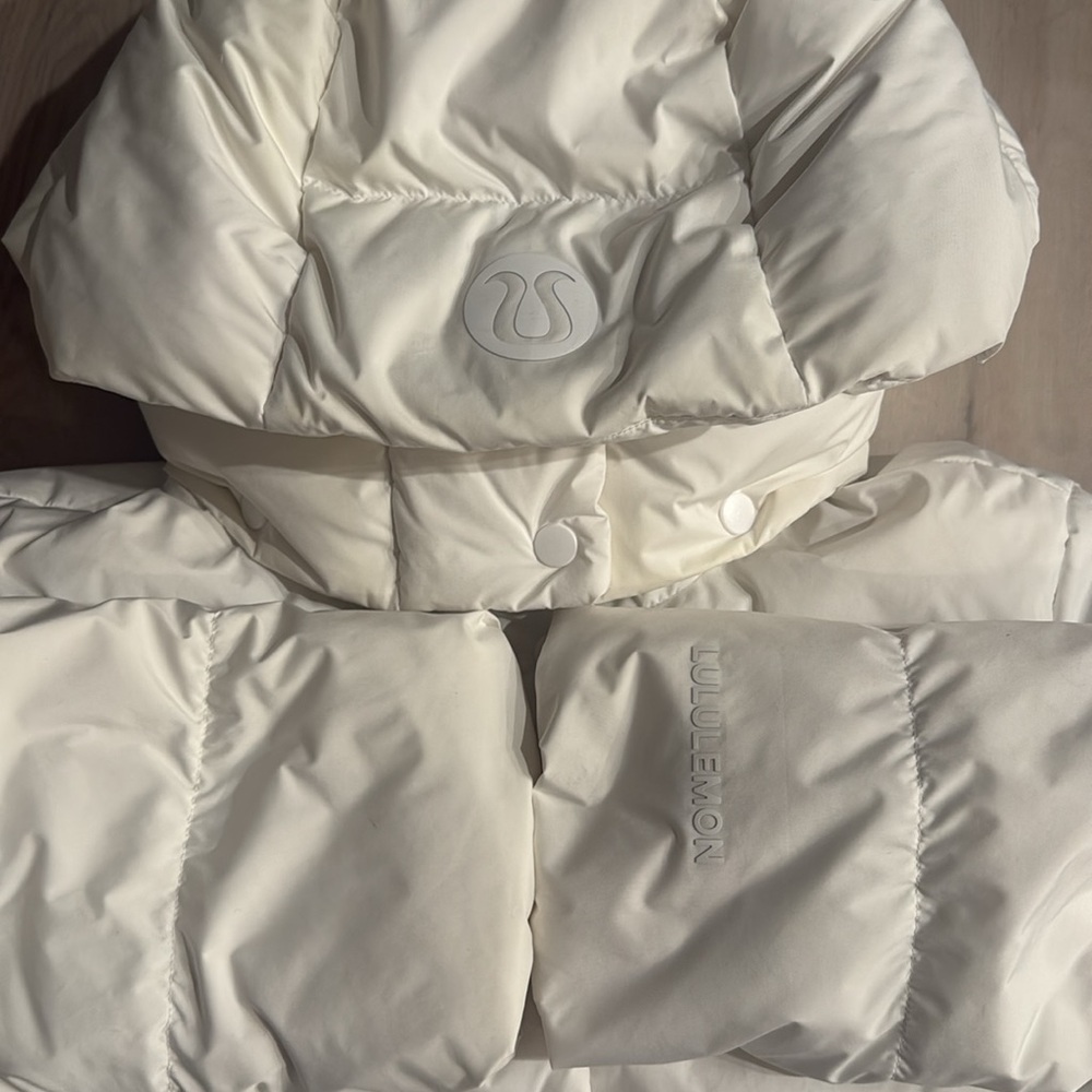 Lululemon Super Cropped Wunder Puff Jacket - Picture 3 of 5